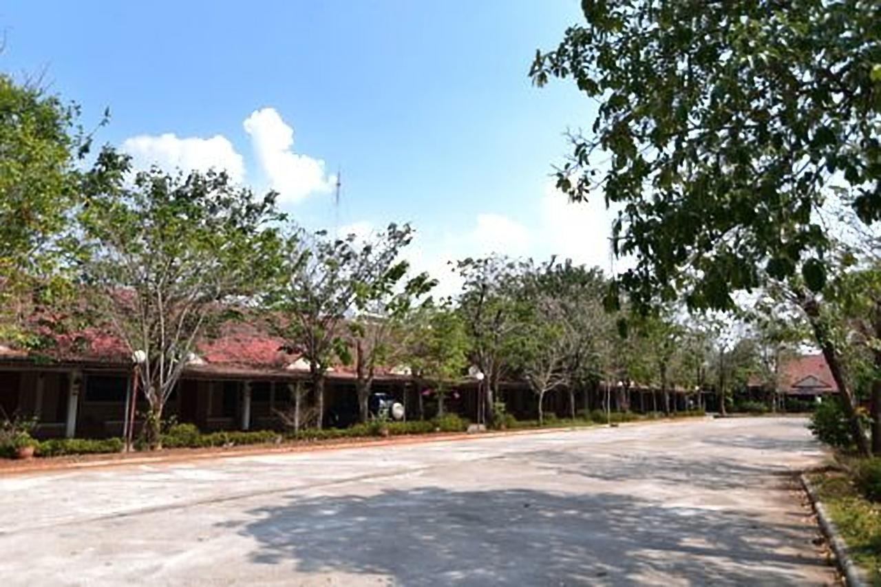 Bansuan Resort Nakhon Sawan Exteriér fotografie